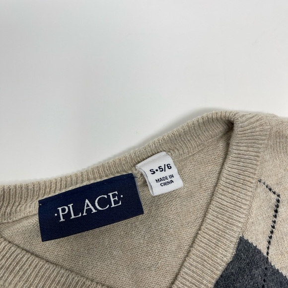 The Children’s Place Boys’ Classic Argyle Sweater size 5/6T - Picture 3 of 3